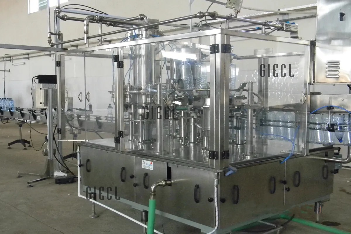 7200 Bottle per hour - 120 BPM Rinsing Filling Capping Machine